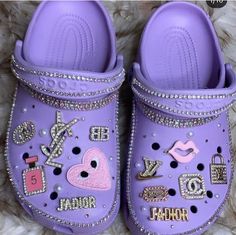 Baddie Crocs, Crocs Aesthetic, Purple Crocs, Crocs Outfit, Sneaker Heads