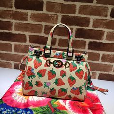 SSC Fashion - GCI Bags - 3169 A+ Excellent Quality copies; Contact us if you've any questions in your mind. Gucci Handbags, Kate Spade Top Handle Bag, Gucci Bag, Contact Us, Clutch Bag, Paper Bag, Dust Bag, Top Handle Bag, Louis Vuitton