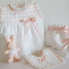 Embroidery Baby Clothes, Clothes Embroidery, Baby Applique, Ideas Embroidery, Kids Dress Wear, Frocks For Girls, Embroidery Patterns Free