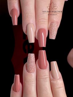 Nail Extension Designs Nude Color, Uñas Color Salmon, Salmon Pink Nails, Nude And Rose Gold Nails, Uñas Color Nude, Salmon Nails, Nude Nail Designs, Beauty Nails Design, Rose Gold Nails