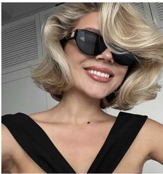 Chin Length Haircuts, Layered Bob Haircuts, Dress Better, Perfect Blonde, Jet Black Hair, Short Bob Haircuts, Pixie Bob, Trending Haircuts, Short Blonde