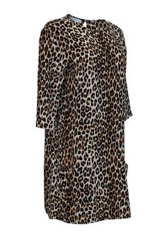 Unleash your wild side in this bold shift dress from Equipment! Featuring a luxe leopard print on smooth silk, this playful frock is perfect for showing off your fierce and feminine style. Pair this dress with black sandals for a casual vibe, or keep it polished with slingback heels. Size L 100% Silk Unlined Pullover Buttoned back keyhole Shift silhouette Cropped sleeves Crewneck Front patch pockets Bust 40.5" Waist 39" Shoulder to hem 35.5" Sleeve length 17" Summer Workwear Dress In Leopard Print, Leopard Print Summer Dress For Work, Cropped Sleeves, Silk Shift Dress, Slingback Heels, Black Leopard Print, Black Leopard, Slingback Heel, Feminine Style