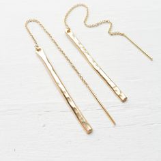 "These, sleek threader earrings feature gold filled bars measuring ~1.5\" from end to end they measure 4.5\" For more threader designs in sterling silver and yellow goldfill: https://www.etsy.com/shop/CamileeDesigns/search?search_query=threader . { p a c k a g i n g } . Your jewelry will arrive in a white paper snap box - perfect for giving or keeping for yourself. . { s h i p p i n g } . Camilee Designs is handmade in my studio in the bay area, California and shipped via USPS First-Class mail w Adjustable Hypoallergenic Gold Linear Earrings, Gold Hypoallergenic Threader Earrings For Everyday, Gold Hypoallergenic Dangle Threader Earrings, Modern Gold Hypoallergenic Threader Earrings, Gold Adjustable Threader Earrings, Gold Dangle Threader Earrings Nickel Free, Nickel Free Gold Sterling Silver Threader Earrings, Nickel-free 14k Gold-filled Gold Threader Earrings, Gold Sterling Silver Nickel-free Threader Earrings