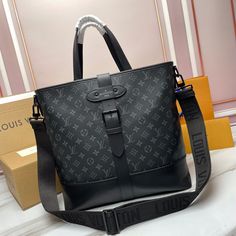 ???? SIZE: 38 x 37 x 13 cm Louis Vuitton Collection, Louis Vuitton Fashion, Luxury Bags, Louis Vuitton Bag, Contact Us, Fashion Bags, Clutch Bag, Paper Bag, Louis Vuitton