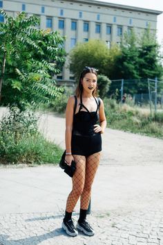 German Nightclub Outfit, German Club Outfit, German Techno Fashion, Berghain Makeup, Berghain Fashion, Berlin Outfit Club, Berghain Club, Gatsby Outfit Women, Techno Club Outfit