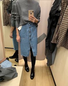 Jean Skirt Outfits Fall, Denim Skirt Outfit Winter, Denim Jumpsuit Outfit, Denim Skirt Outfit, Classy Fall Outfits, Jean Skirt Outfits, Skirt Outfits Fall, Denim Skirt Outfits, Denim Ideas