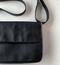 - BLACK- SMALL- Crossbodyback zipper Black Square Box Bag With Detachable Strap, Versatile Black Square Shoulder Bag, Black Square Box Bag, Simple Black Rectangular Shoulder Bag, Classic Black Shoulder Bag With Zipper Pocket, Black Square Box Bag For Daily Use, Black Square Box Bag For Travel, Black Minimalist Square Shoulder Bag, Minimalist Black Square Shoulder Bag