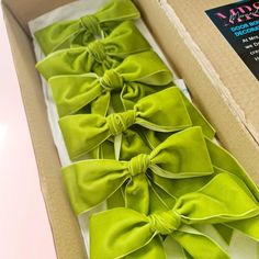 Looking for the perfect gift for the Christmas enthusiast in your life? Everyone loves a festive Christmas tree and delightful holiday decor! Perfect for adding to your Tree, Garlands, Wreaths or place settings  Introducing our Grinchy Lime Green velvet bows - these beauties add a touch of elegance to any setting. Available in sets of 1, 3, or 6, each bow is 6 inches wide and comes on a convenient clip for easy decorating. Green Velvet Christmas Tree, Grinch Christmas Tree Topper, Green Velvet Christmas, Door Bows, Bows For Wreaths, Velvet Christmas Tree, Tree Bows, Pew Ends, Grinch Christmas Tree