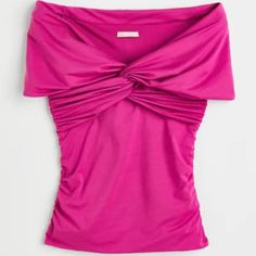 H&M Off-The-Shoulder Top Cerise/Pink Sz M Bnwt Pink Off-shoulder Top For Spring, Pink Off-shoulder Top For Summer, Pink Off-shoulder Top For Party, Feminine Pink Off-shoulder Top, Chic Fitted Pink Off-shoulder Top, Chic Pink Fitted Off-shoulder Top, H&m Pink Summer Tops, Summer Pink H&m Tops, Red Sleeveless Blouse