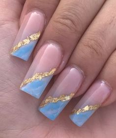 White Gold And Blue Nails, Light Blue And Gold Nail Designs, Gold And Light Blue Nails, Light Blue And Gold Nails Acrylic, Light Blue With Gold Nails, Baby Blue And Gold Nails, Light Blue And Gold Nails, Nails Babyblue, Pale Blue And Gold Nails