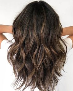 Choppy Layered Dark Brown Hair With Highlights Color For Hair, Ashy Brown, Highlights Red, Natural Brown Hair, Highlights For Dark Brown Hair, Brown Hair Inspo, Brunette Hair With Highlights, Hair Light