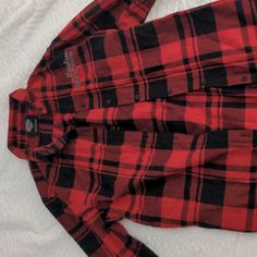 Harley Davidson Red & Black Checkered Button Up Flannel, Size S, Nwot. Eagle On Back With Harley Davidson Motorcycle Cycle Logo In White. Red Button-up Flannel Shirt For Work, Red Flannel Shirt With Button Closure For Work, Black Flannel Shirt With Button Closure, Fitted Red Flannel Shirt For Fall, Red Flannel Shirt With Buttons, Red Flannel Shirt With Button Closure, Cycle Logo, Red Flannel Shirt, Black Checkered