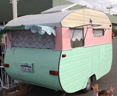 pretty cupcake caravan, Perth, WA. Pink Rv Exterior, Retro Camper Exterior, Vintage Caravan Exterior, Vintage Camper Exterior Paint, Vintage Travel Trailers Pink, Glamper Camper, Vintage Camper Remodel, Vintage Caravan