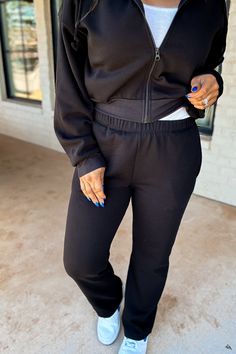 These Perfect Pair black sweatpants are more than just your average jogging bottoms - they feature two side pockets and a cozy fleece lining, making them perfect for both casual hangouts and active pursuits. Enjoy a pocketful of style, comfort, and convenience! Fit: She is wearing her true size medium. Fits true to size. If in between sizes, size up. Jogging Bottoms, Black Sweatpants, Pants Large, Sweat Pants, Online Boutique, Perfect Pair, Jogging, Latest Fashion, Sweatpants