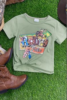 Rodeo time and sunshine! Green Graphic Tee, Rodeo Time, Rodeo Girls, Western Women, Graphic Tee Shirt, Children's Boutique, Spandex Shorts