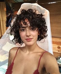 Woman With Curly Hair, Short Curls, Girl Haircuts