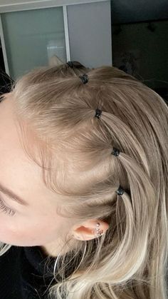 Peinados Fáciles Para Cabello Corto, Rubber Band, Rubber Bands, Hair Day, Pretty Hairstyles