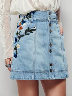 Jackson Embroidered Denim Skirt | This vintage-inspired denim mini skirt will have you dreaming of days past. Featuring floral embroidery along the hips and button detailing up the front. Rigid cotton fabric and A-line silhouette with hip pockets. Easy, effortless fit. Preppy Mode, High Waisted Denim Skirt, Denim Skirt Women, Beautiful Beautiful, Embroidery Floral, Looks Street Style, Jeans Rock, Floral Style