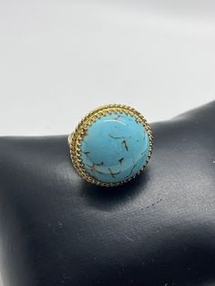 Vintage Turquoise Look size 5 1/2 ladies ring . Turquoise Cabochon Ring For Anniversary, Adjustable Turquoise Round Ring, Adjustable Turquoise Cabochon Ring, Adjustable Cabochon Turquoise Ring, Adjustable Round Cabochon Turquoise Ring, Turquoise Anniversary Ring, Adjustable Turquoise Ring, Vintage Chain Necklace, Vintage Hummel