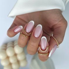 25 Oval Nails Ideas for 2024: Trendy, Cute, and Perfect Designs for Every Season Unique French Tips, Nail Art Inspiration, Pink Ombre