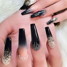 Black Gold Nails, Gold Acrylic Nails, Unghie Sfumate, Black Coffin Nails, Unghie Nail Art, New Years Eve Nails, Gold Nail Designs, Nails Design With Rhinestones