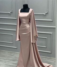 Muslim Fashion Dress Gowns, Court Train Prom Dress, Hijab Prom Dress, Muslim Prom Dress, Elegant Silk Dresses, Estilo Hijab, Muslim Evening Dresses, Modest Dresses Fashion, Gowns Dresses Elegant