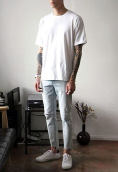 Calça pula-brejo Smart Fashion, Look Grunge, Timeless Outfits, Fashion Male, Street Smart, Light Blue Jeans, Moda Vintage, Mens Casual Outfits