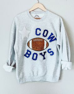 *Dallas Cowboys Fleece Crewneck/cotton blend *patches *Unisex *For loose fit, go up 1 size *For oversized, go up 1-2 sizes  *Soft Feel Good Material  -Medium sizing 22W 28L -Handmade ATX -Handwash or machine wash inside out cold Cheap Varsity Hoodie For Game Day, Cheap Varsity Game Day Hoodie, Cheap Collegiate Sweatshirt For Football Season, Customizable Sweatshirt As A Gift, Customizable Fan Gear Sweatshirt, Team-colored Varsity Sweatshirt For Football Season, Team Name Sweatshirt For Game Day, Collegiate Football Season Sweatshirt, Collegiate Football Season Sweatshirt With Team Name