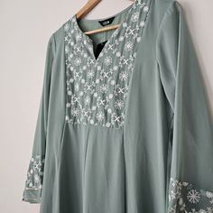 New Mint Flowy Kameez White Embroidered 1pc. Pair W Salwar/Tights/Dupatta Or Wear As Dress Anarkali Tunic With Floral Embroidery, Eid Floral Embroidered Tunic Abaya, Eid Georgette V-neck Kurta, Anarkali Green Long Sleeve Kaftan, Anarkali Long Sleeve Green Kaftan, Eid V-neck Georgette Kurta, Anarkali Tunic With Resham Embroidery, Embroidered Long Sleeve Georgette Kaftan, Bollywood Style Long Sleeve Georgette Kaftan