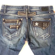 Robins Jeans From Los Angeles Low Rise, Straight Cut Leg, Studded Flap And Embroidery Jean, Brand New And Unworn! Model: D5581 Bk Cke Tabacco - Cut 602023 Msrp: $450.00 Size 38" Robin Chretien, Founder And Designer Of Robin's Jean Was Born In Lyon, France Where He Grew Up Immersed In A Creative Environment. His Mother, A Talented Fashion Designer, And His Father, An Artist, Always Encouraged Their Sons' Creative Endeavors And Dreams. At Age Fourteen, Robin Wore His First Pair Of Jeans Which Were Robin Jeans Mens, Stud Jeans, Robins Jeans, Snake Print Pants, Mens Designer Jeans, Robin Jeans, Rhinestone Jeans, Jeans Pant, Denim Jeans Fashion