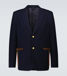 A vintage-inspired style, this single-breasted blazer from Gucci is crafted in Italy from cotton in navy blue | Gucci Single-breasted cotton blazer Linen Men, Crop Blazer, Cotton Blazer, Plaid Blazer, Tailored Jacket, Shoulder Pads, Single Breasted, Calf Leather, Blazer Jacket