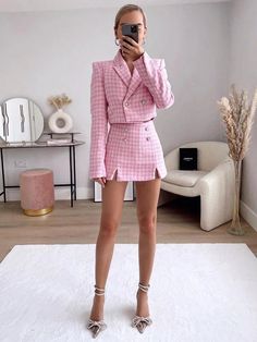 Barbiecore Aesthetic, Blazer Zara, Tweed Set, Womens Outfits, Shorts Sets, 2 Piece Suit, Pink Tweed, Short Models, Style Shorts