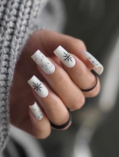 35+ Elegant & Classy Winter Nails I'm Obsessing Over! Snowflake Nail Design, Christmas Nails Ideas, Milky Nails, Red Christmas Nails, Christmas Nails Easy