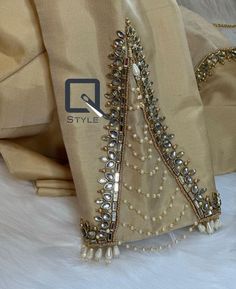 Golden Blouse Maggam Work, Golden Aari Work Blouse, Blouse Sleeve Embroidery Designs, Golden Aari Work Blouse Designs, Sleeve Hand Work Design, Golden Blouse Designs Pattern Style, Golden Blouse Aari Work, Work Saree Blouse Designs, Golden Blouse Design