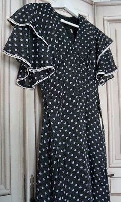 "Welcome! Polka dot Maxi Long Dress 100% Polyester Mint Condition. Great quality!! Measures: - Shoulder to shoulder: 16.53\" (42 cm) - Waist: 29.13\" (74 cm) - Chest: 35.43\" (90 cm) - Total LOng: 55.90\" (142 cm) Thanks for stopping by!" Vintage Mini Dress In Polka Dot, Vintage Polka Dot Mini Dress, Vintage V-neck Polka Dot Dress, Polka Dot Swiss Dot Midi Dress, Fitted Polka Dot Midi Dress With Swiss Dot Details, Retro Swiss Dot Dress For Spring, Fitted Retro Swiss Dot Dress, Retro Fitted Swiss Dot Dress, Retro Swiss Dot Dress