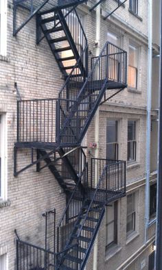 a fire escape is shown on the side of a building