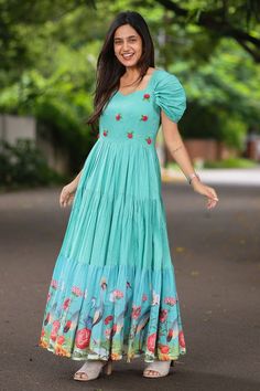 Latest Fancy Dress Designs, Long Western Dresses, Long Frocks For Women, Frock Designs For Women, Vestidos Sport, Simple Frock, Dress Designs For Stitching, Long Blouse Designs, Frock Designs