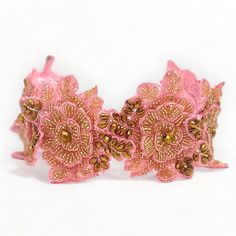 Best hand made luxury hair accessories in gold By Sienna Likes to Party Hair Flower Crown, Handmade Flower Crown, Pink Flower Headband, Flower Girl Hair, Hair Garland, Designer Headbands, Luxury Hair Accessories, Fabulous Hair, Crown Tiara