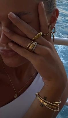 Elegant Gold Jewelry Aesthetic, Classy Gold Jewelry Aesthetic, Gold Stacked Jewelry Aesthetic, Gold Jewels Aesthetic, Ring Inspo Jewelry Gold, Jewelry Stack Inspiration, 2024 Gold Jewelry Trends, Classy Gold Rings, Ring Stack Inspiration