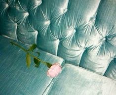 Photographie Portrait Inspiration, Dream Pop, Miss Dior, Fade Color, Shoot Ideas, Vintage Aesthetic, Blue Aesthetic, Blue Velvet