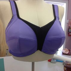 How to Sew Ingrid - our non-wired support bra in super large sizes. Yes, it's true! Bra Tutorial, Full Figure Bra, Corset Making, Diy Bra, Bra Sewing