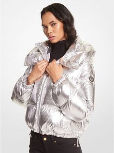 Metallic Cir�é Puffer Jacket | Michael Kors 10 Winter Outfits, Moncler Jacket Women, Puffer Jacket Style, Silver Jacket, Cold Weather Outfit, Metallic Jacket, Moncler Jacket, Puffer Jacket Women, Giza