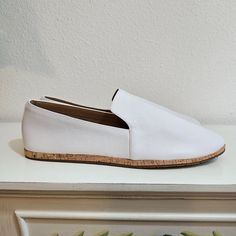 Aerosoles Womens Sz 11 White Leather Loafers Memory Foam Shoes Comfort Flats New Style And Materials: Comfort, Slip On Loafers. Leather. Memory Foam. White Tones. Padded. Core Comfort Technology. Diamond Flex Rubber Soles. Cork Bottom. Removable Footbed. Slip On. Minimalist. Casual. Work. Office. Preppy. Academia. School. Everyday. Essentials. Style Name: Aerosoles Hempstead Comfort, Preppy, Leather, Casual, Minimalist Size: 11 Us Condition: New Without Box. Flaws Or Defects: No. See Pics For De White Leather Slip-ons With Flat Bottom, White Slip-on Flats With Rubber Sole, White Almond Toe Flats For Everyday, White Slip-on Loafers With Flat Bottom, White Flats With Textured Sole For Work, White Round Toe Flats For Everyday, White Loafers For Spring, White Slip-ons With Rubber Sole For Work, White Low-top Loafers For Spring