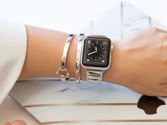 Apple Watch Silver, Edgy Vibes, Apple Watch Bands Fashion, Apple Watch Bands Women, Apple Watch Bracelets, Apple Watch Sizes, Gold Apple Watch, Gold Apple, Apple Watch Accessories