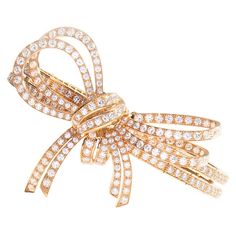 Important flexible Bracelet red gold 309 diamonds 8.22 carats. Luxury Rose Gold Diamond Party Bracelet, Luxury Yellow Gold Diamond Bracelet For Party, Luxury Diamond Gold Bracelet For Party, Pink Gold Bracelet, Flexible Bracelet, Modern Bracelets, Bracelet Diamond, Vintage Bangles, Diamond Bangles Bracelet