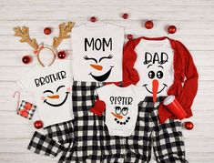 Visit my shop for more captivating designs! https://www.etsy.com/ca/shop/DigitalPrintApparel Family Snowman Christmas Matching Shirts, Couple Christmas shirts, Snowman Face Tee, Holiday Shirts, Family Xmas Shirts, Holiday outfit, Daddy, Mommy, Grandpa Grandma Aunty, Christmas Shirts for Family and Friends *Personalize this shirt for free with any custom name or text* H O W TO O R D E R T - S H I R T 1-) Select Your T-shirt Color 2-) Select Your T-shirt Size 3-) Enter your custom text in the Pers Family Xmas Shirts, Snowman Shirts, Matching Shirts Couple, Snowman Shirt, Snowman Family, Christmas Matching, Snowman Faces, Funny Christmas Gifts, Xmas Shirts