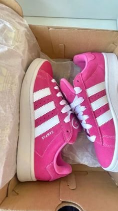 Pink platform addidas sneakers Campus 00s Pink, Pretty Sneakers, Trendy Shoes Sneakers, Basket Style, Pretty Shoes Sneakers, Cute Nike Shoes