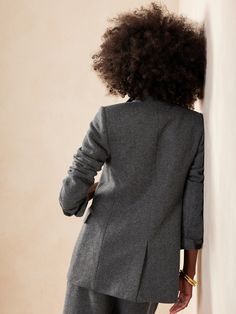 Reach for this impeccably tailored style when your day calls for an added dose of confidence.  With sharply tailored shoulders, princess seams and darts to define the waist, it's the perfect showcase for this timeless wool-blend fabric from Italy's L Tailored Style, Herringbone Blazer, Princess Seams, Princess Seam, Charcoal Gray, Charcoal Grey, Herringbone, New Product, Banana Republic