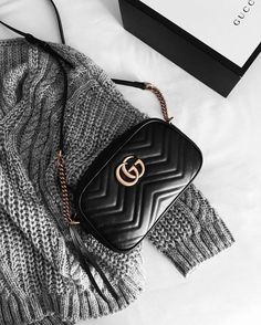 Black Handbag, Seminyak, Prada Handbags, Accessories Fashion, Gucci Handbags, Unique Outfits, Mode Inspiration