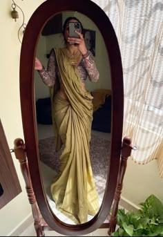 Kuchu Designs Saree, Blouse Designs Wedding, Photoshoot Saree, Saree Sabyasachi, Lehenga Silk, Saree South Indian, South Indian Wedding Saree, Sabyasachi Sarees, Saree Hairstyles